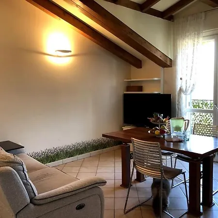 La Casa Di Leo Monate 아파트 Travedona